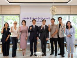 이 대통령 '문화 산업으로 일자리 만들고, 국력 키우는 방안 고민' 기사 이미지